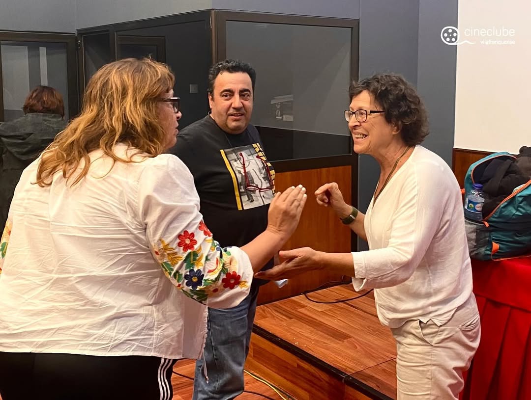 A MULHER QUE MORREU DE PÉ